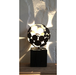 Innenleuchte mit Eichenholzsockel - Durchmesser 28cm - moderne Innenraumdekoration